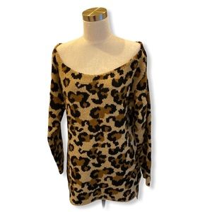 Cute Leopard Print boat Neck Sweater NWT